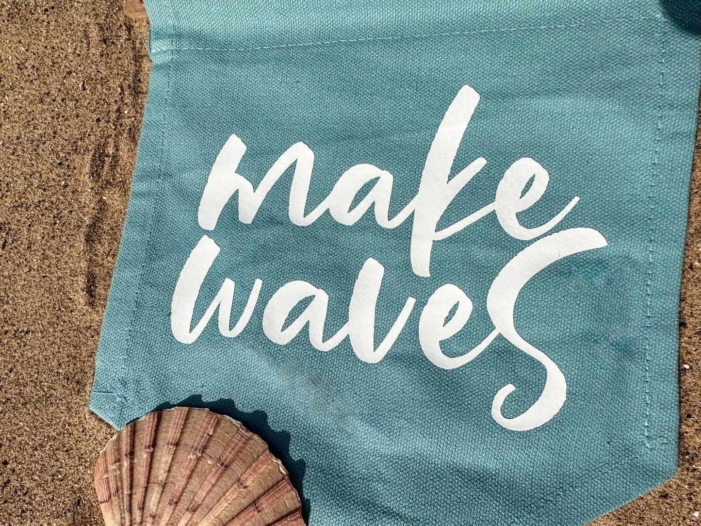 Make waves canvas banner