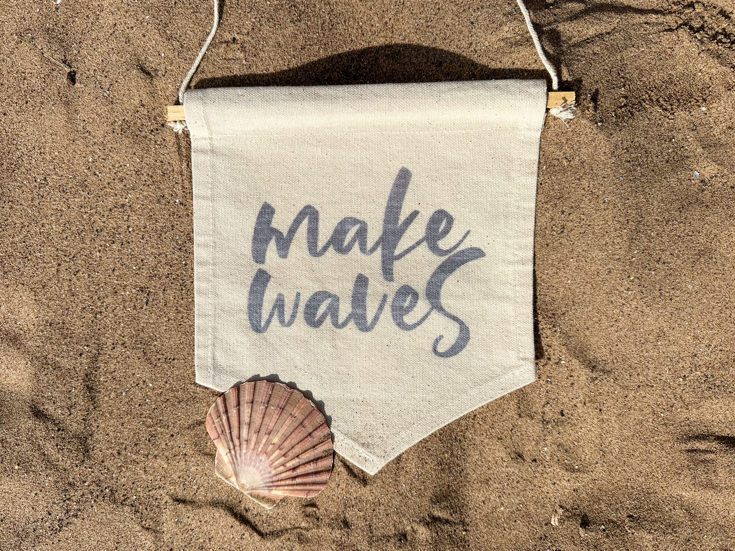 Make waves canvas banner