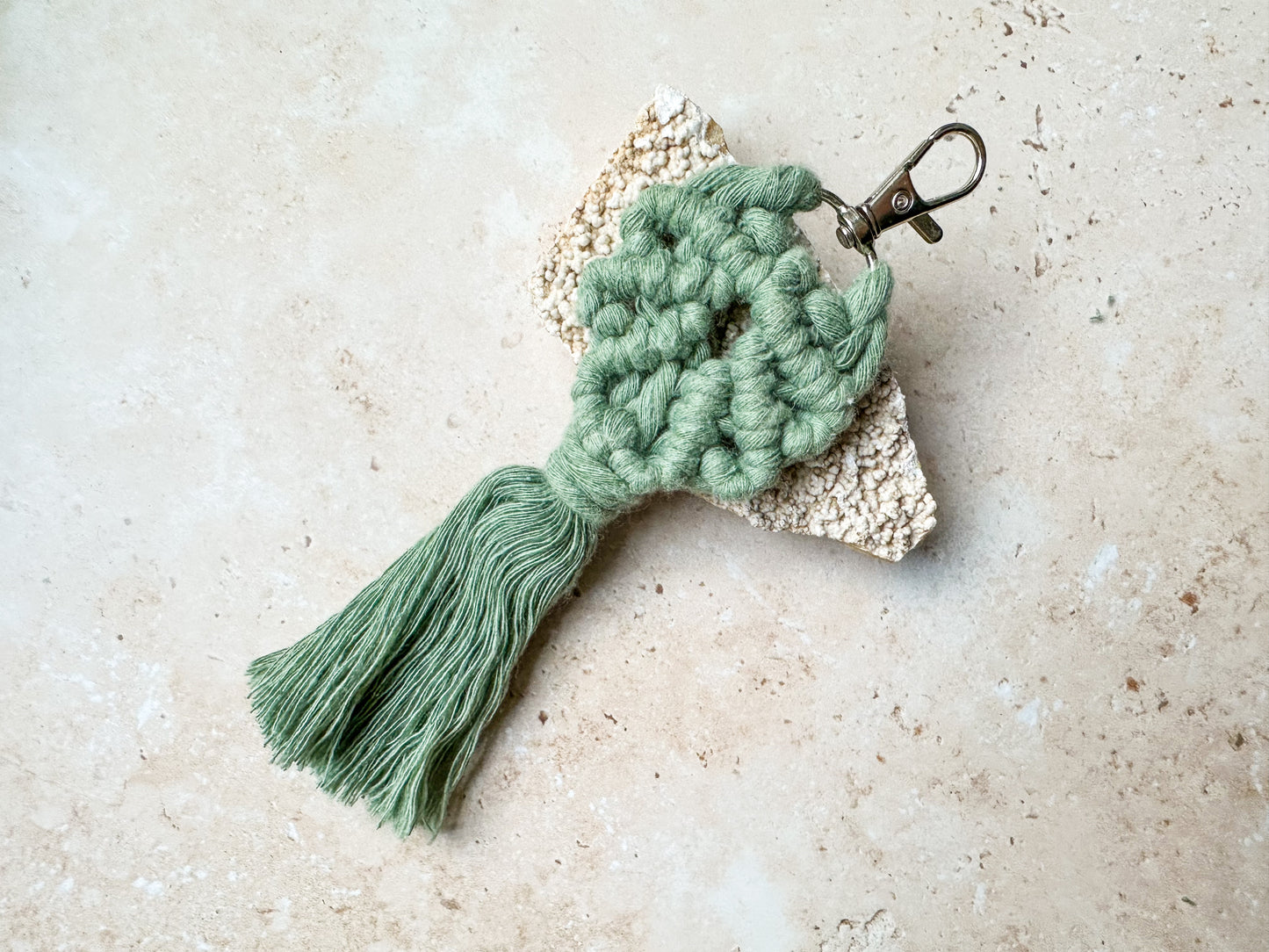 Clam shell macrame keychain