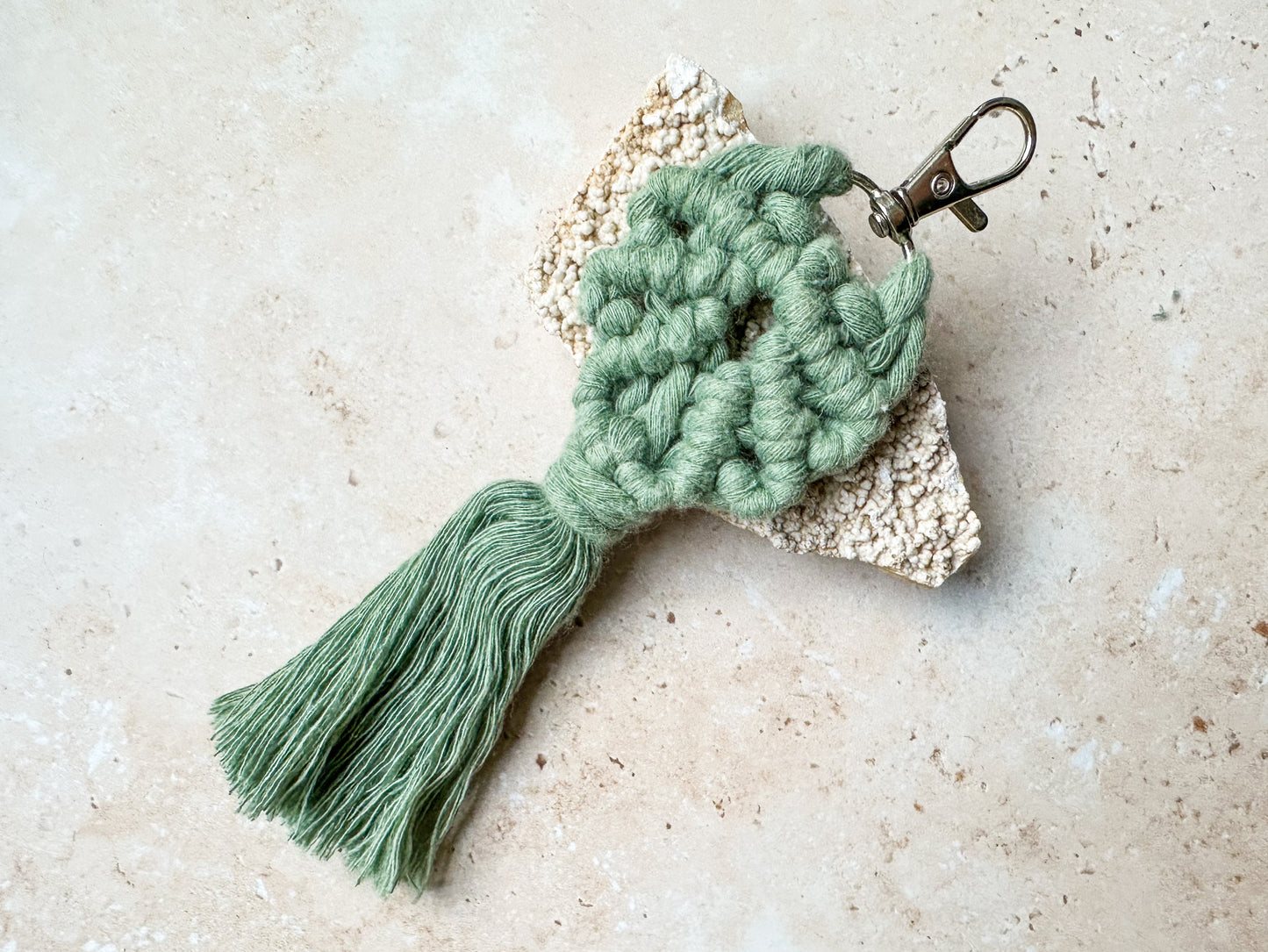 Clam shell macrame keychain
