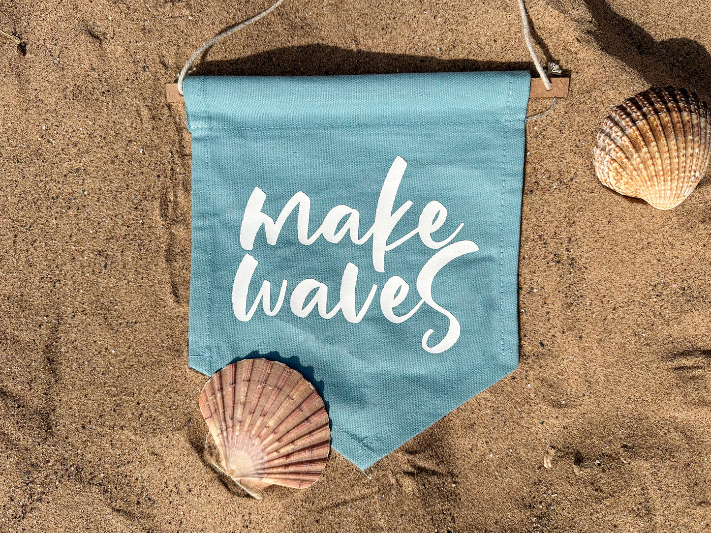 Make waves canvas banner