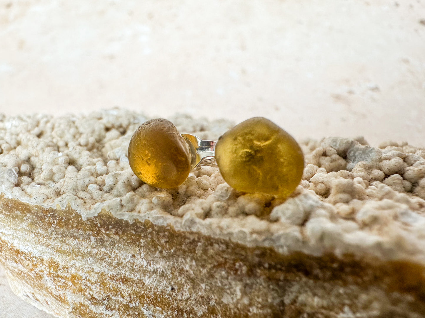 Honey yellow glass earring studs