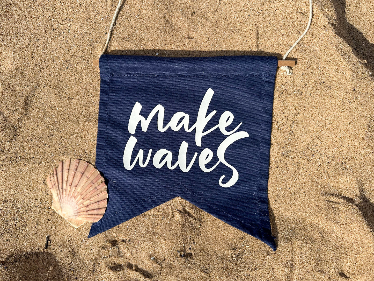 Make waves canvas banner