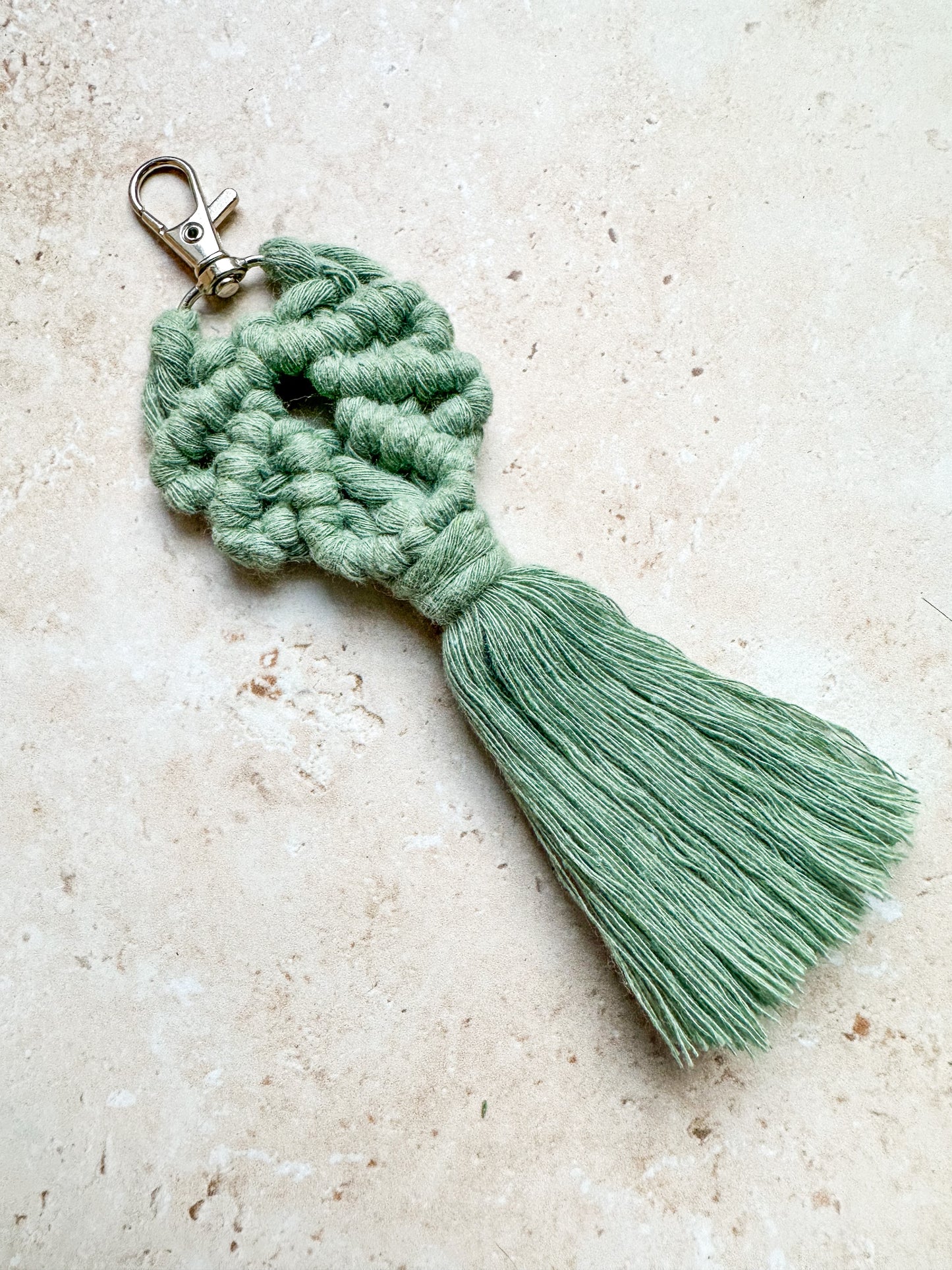 Clam shell macrame keychain