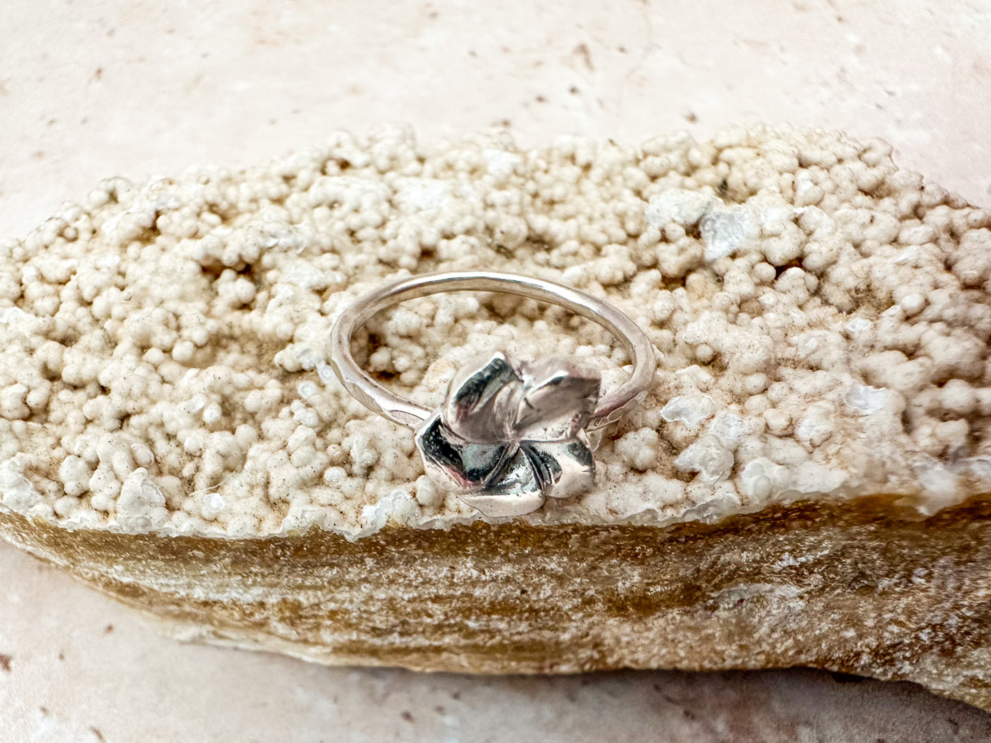 Hibiscus flower silver ring size J