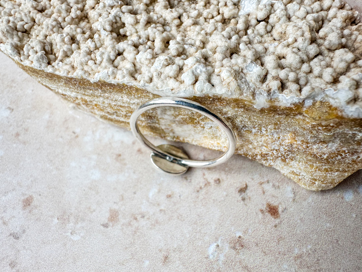 Abalone shell ring, size M 1/2