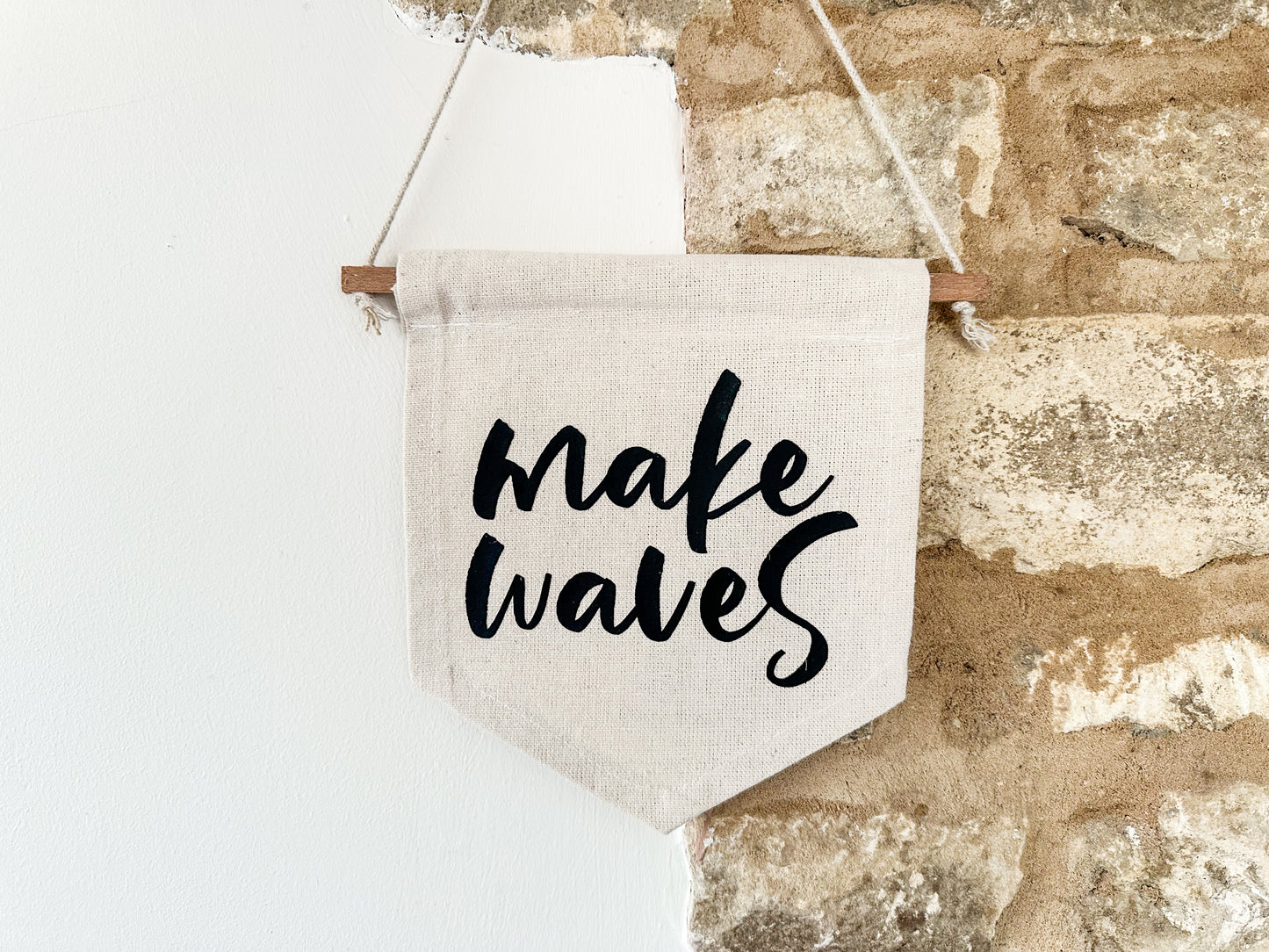 Make waves canvas banner