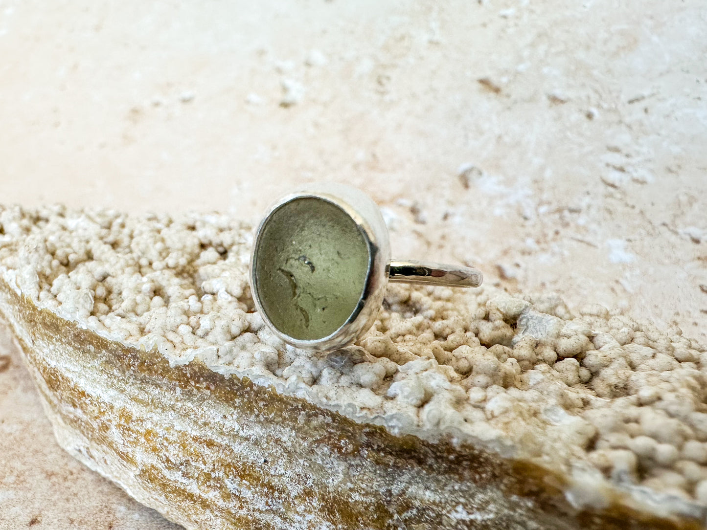 Pale yellow Seaham sea glass and sterling silver ring, size N